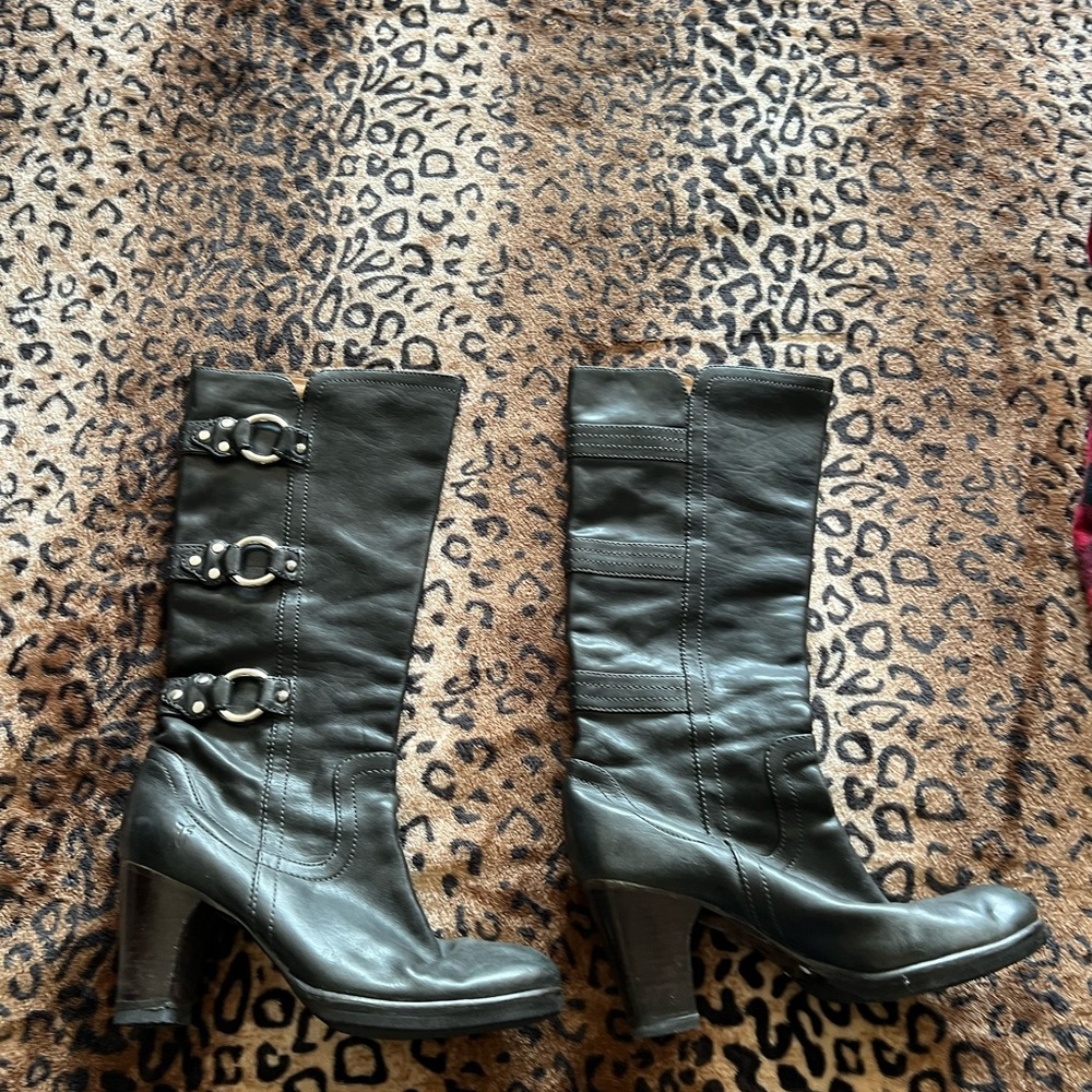Frye Fiona 3 Strap Black Leather leather boots. Size 8 1/2.